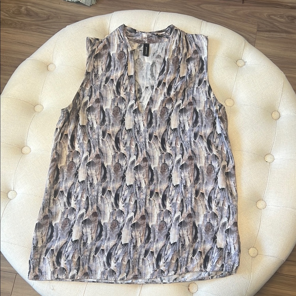 Soya Concept Sleeveless Blouse with Feather Pattern